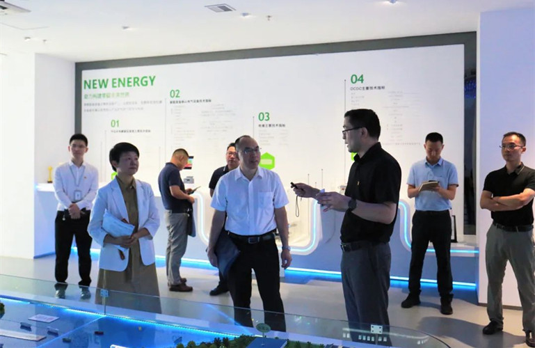 佛山市總工會黨組成員、副主席源文芬一行蒞臨昇輝控股調研